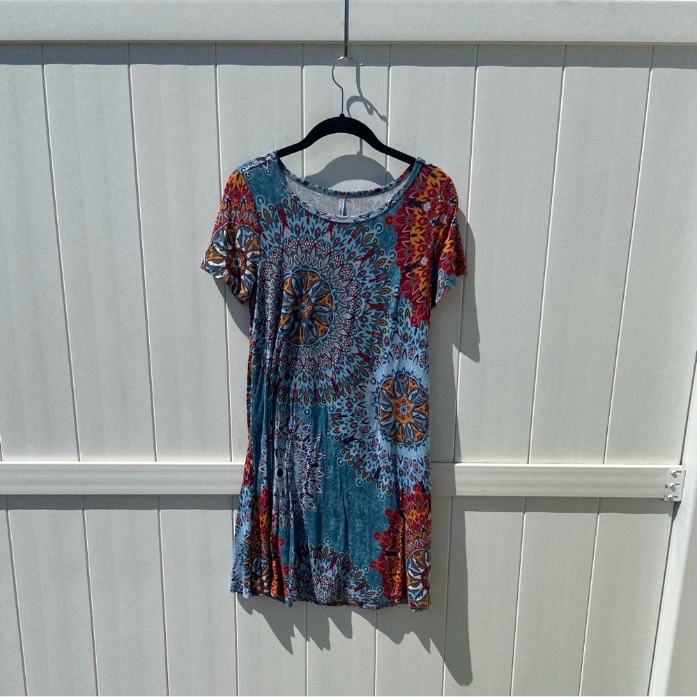 Amazon Floral Mandala Print T-Shirt Dress, Women’s Size M, Blue Multicolor Flowy